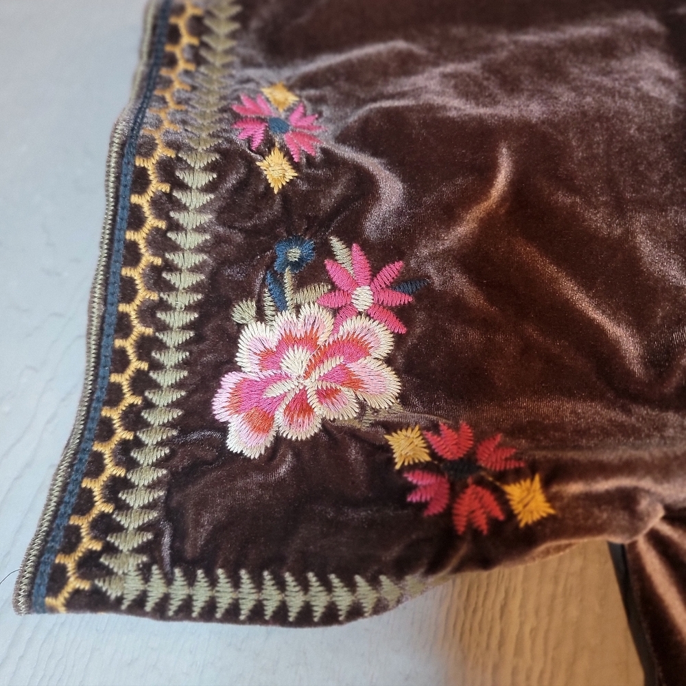 ♡ Stichfix Velvet Tie-Front Kimono Top with Floral Embroidery - Brown B-13 - Picture 3 of 6